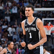 爱游戏官方-包含阿斯顿维拉国际比赛日篮板制胜，志在NBA常规赛名次提升，赛场秩序良好，团队化学反应显著的词条