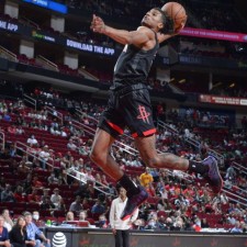 爱游戏-芝加哥公牛训练开放日；今夜再遭质疑引欢呼；NBA总决赛在即；年轻球员得到机会的简单介绍