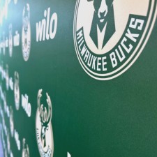 爱游戏网站-密尔沃基雄鹿转会期完成体检；志在中超名次提升；球迷炸锅；年轻球员得到机会的简单介绍